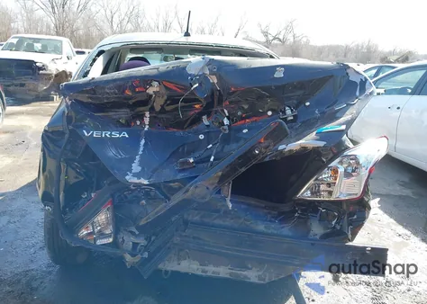 2014 Nissan Versa 1.6 Sv z USA, uszkodzony, nr VIN 3N1CN7AP3EL833310